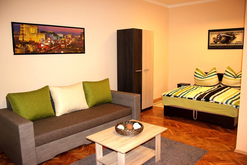 Veva Apartman - Eger Maganszallashely Exterior photo